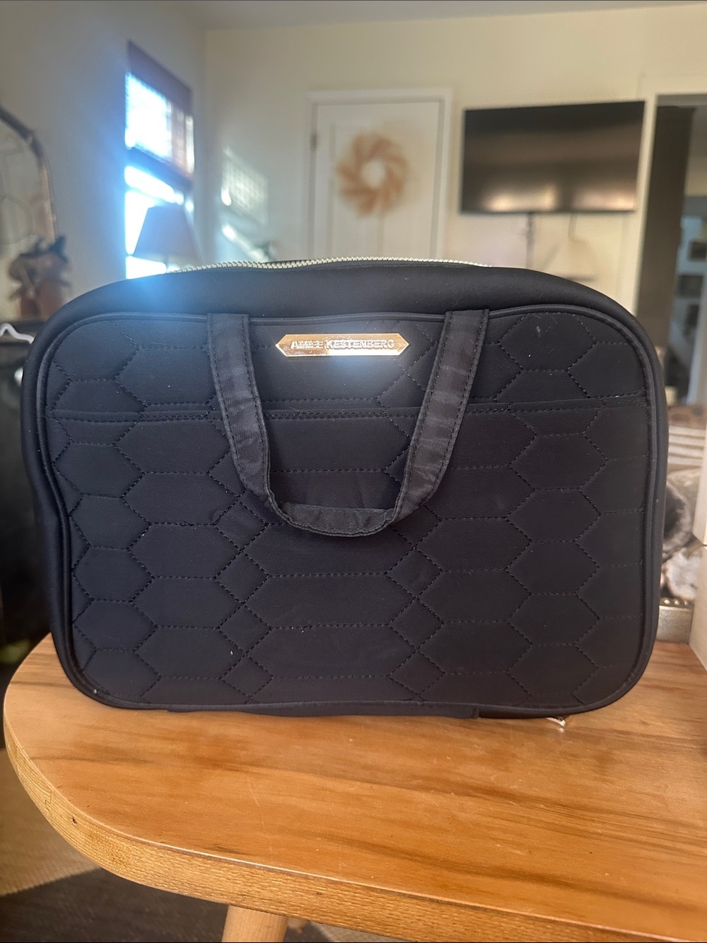 Aimee Kestenberg Black Quilted Cosmetic Case Top Handles hanger separate pouch